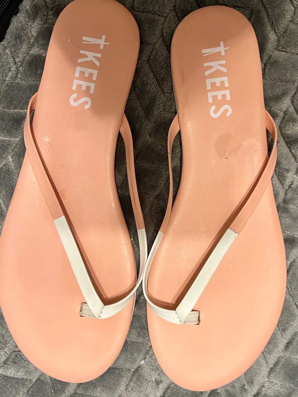 TKEES Peach and White Thin-Strap Sandals